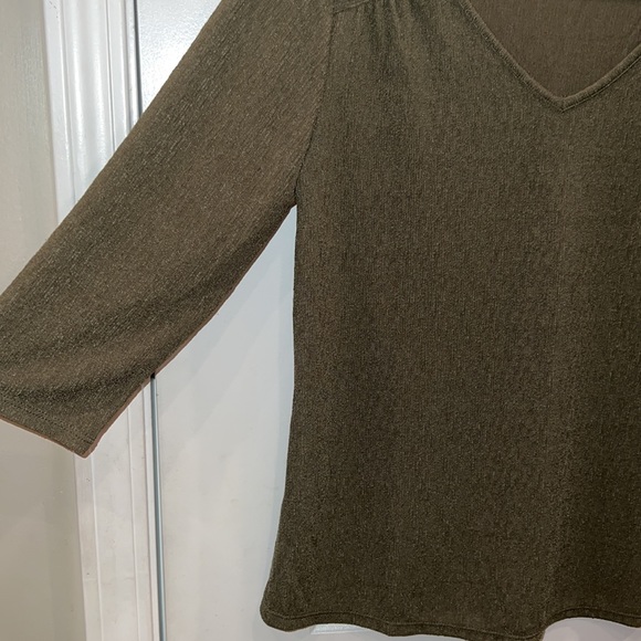 Brand new with tag green top - Picture 3 of 6